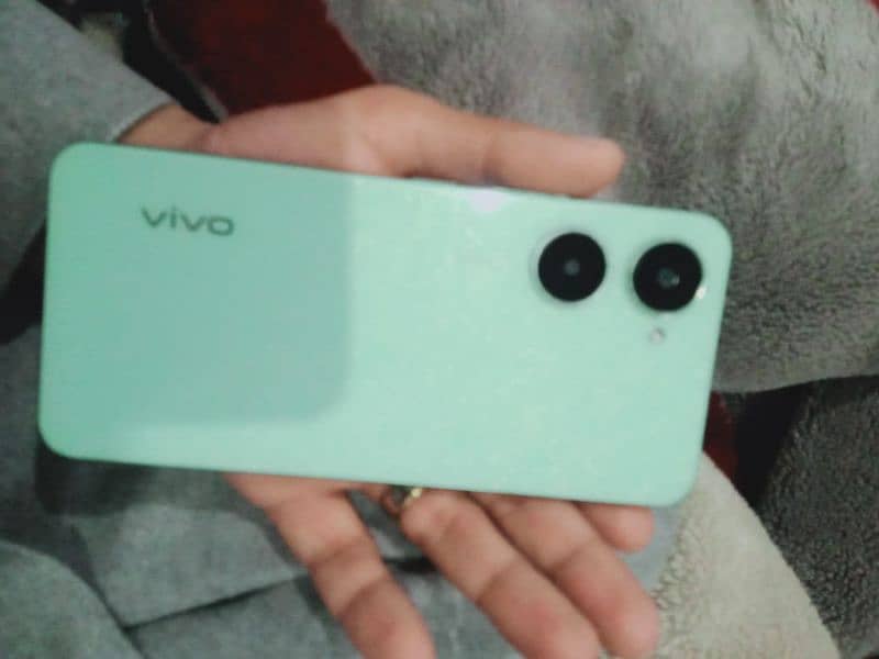 vivo y03 4+4ram and 64gb memory in full lash condition. 0