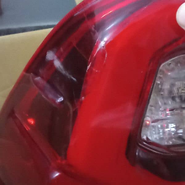 Revo left side back light for sale at very lowprice with small damages 1