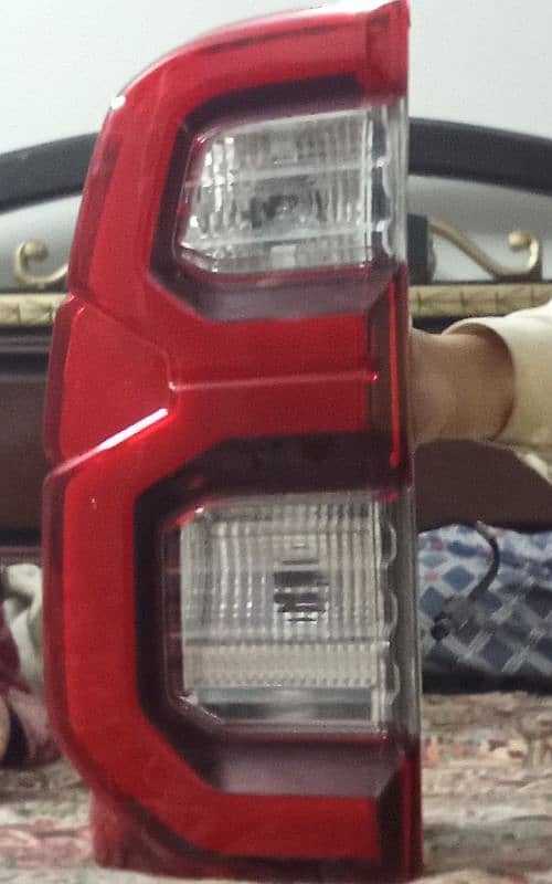 Revo left side back light for sale at very lowprice with small damages 4