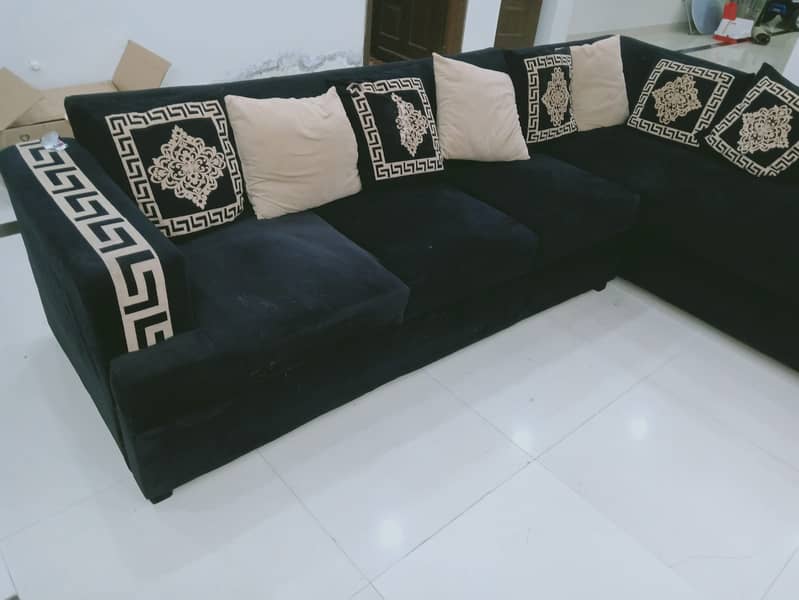 L Shape 7 Seater Black Sofa and Centre Table 8/10 Condition 0