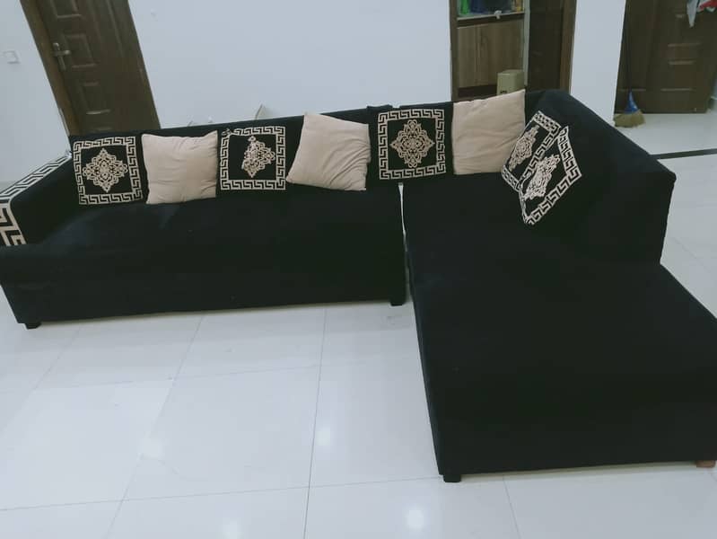 L Shape 7 Seater Black Sofa and Centre Table 8/10 Condition 1