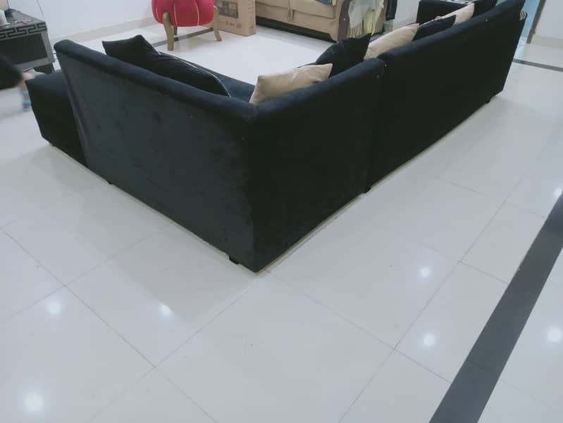 L Shape 7 Seater Black Sofa and Centre Table 8/10 Condition 2