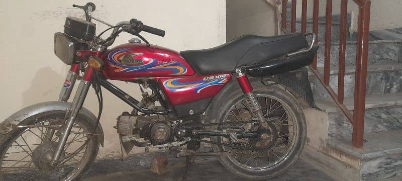 United 100 cc bike 0