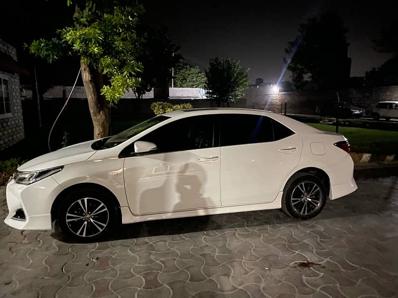 Toyota Altis Grande 2023  black interior 11