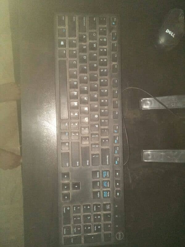 LCD keyboard mouse on ha LCD me koi masla nahi urgent sell Karni ha 1