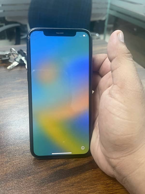 iphone 11pro 64 gb pta approved glass crack 3