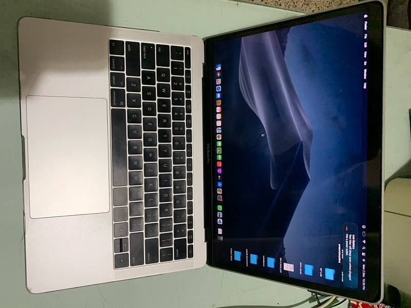 Macbook pro  2017 (13 inch) 2