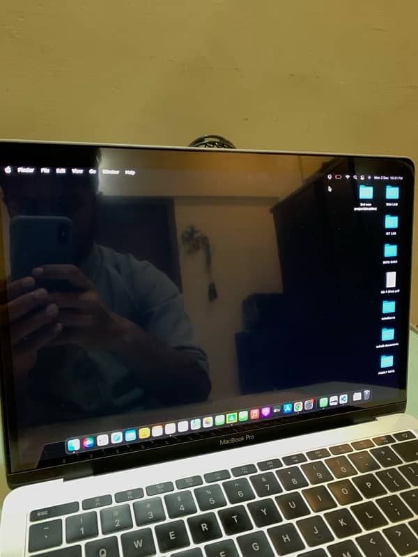 Macbook pro  2017 (13 inch) 4