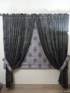 2 curtains with nets and blinds