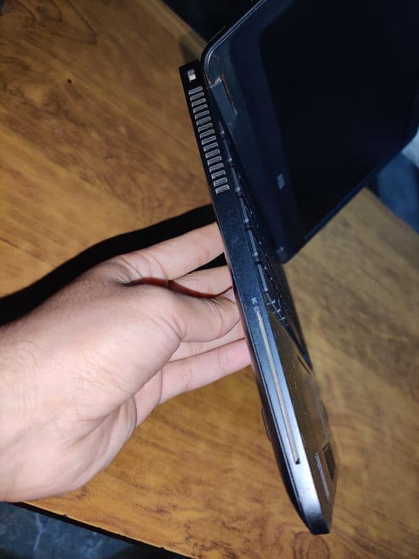 Dell Latitude 7270 i5 6th Gen 8 GB RAM 2