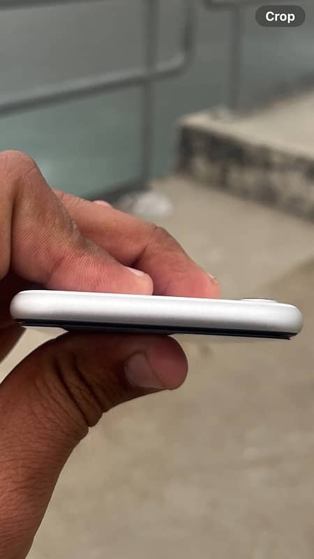 iphone se 2020 back crack water pack with box urgent sale  25 k 1