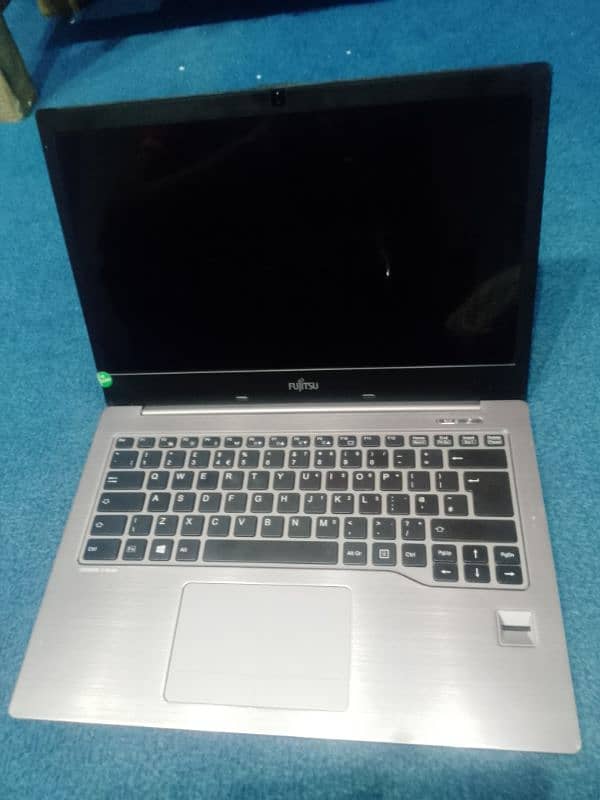 FUJITSU CORE I7, 10Gb, 0