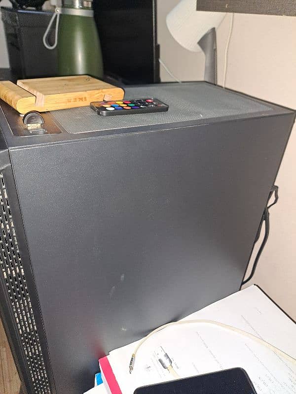 Gaming PC , Monitor anx Key Board . Just like new . Urgent Sale. 1 TB 4