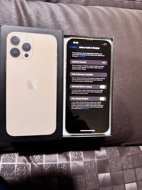 Iphone 13 pro max 256gb 93 health Pta approved 1