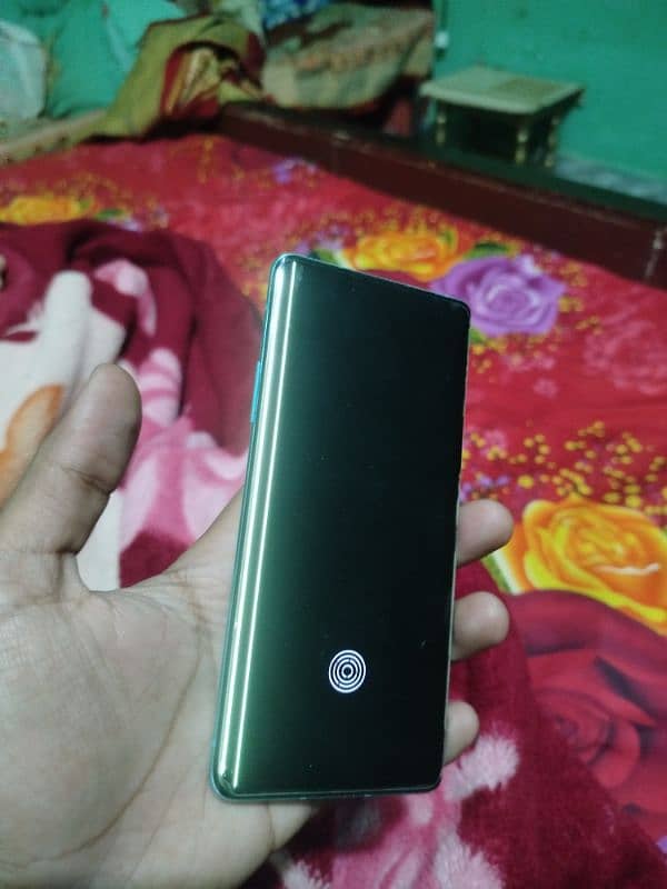 One plus 8 ram 8+4/128 gb ma ha 10/10 ha no open no rapair 1