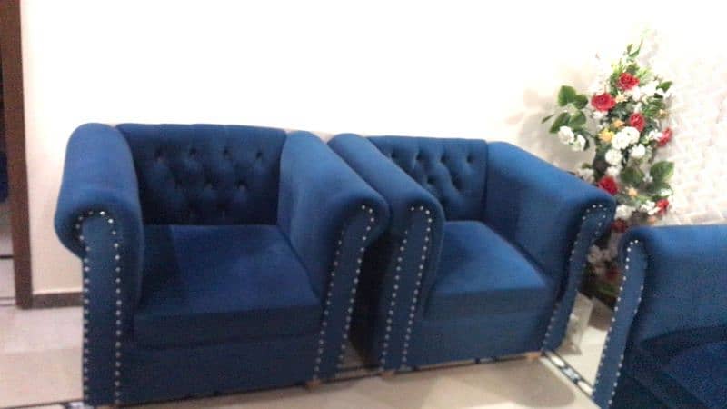 1 year used 5 seater soya like new brand 5