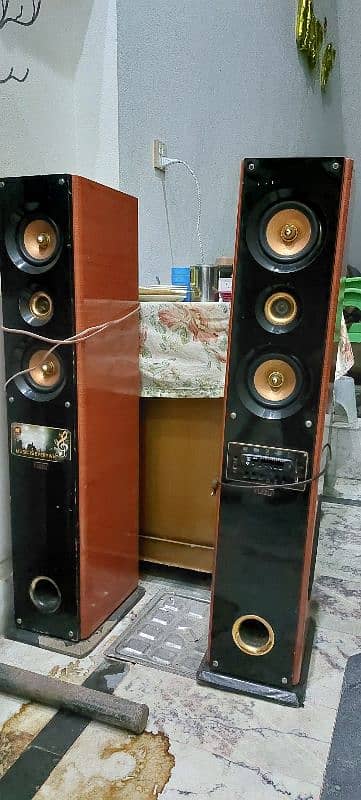 high bass woofer speaker all oky new condtition 0