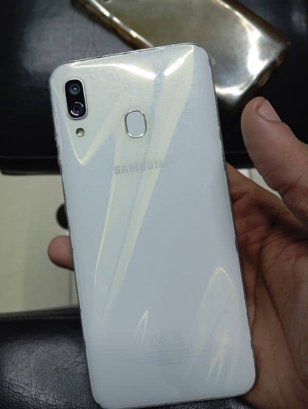 SAMSUNG A30 WHITE 0