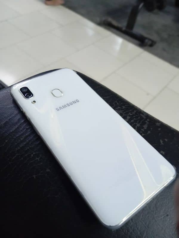 SAMSUNG A30 WHITE 1