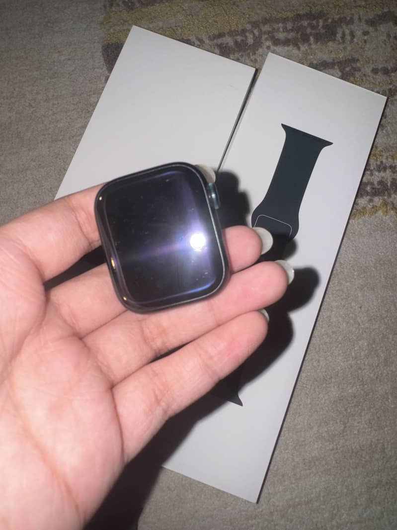 apple smart watch series 9,41 mm,black dial and band 2