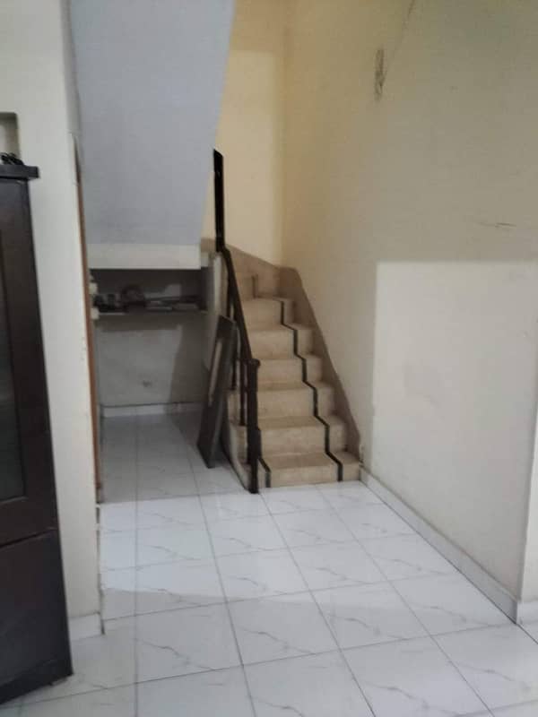 1 kanal lower portion available for rent Shalimar colony Multan 6