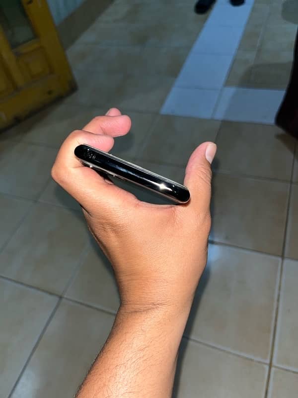 iphone 11 pro 256GB factory unlocked 3