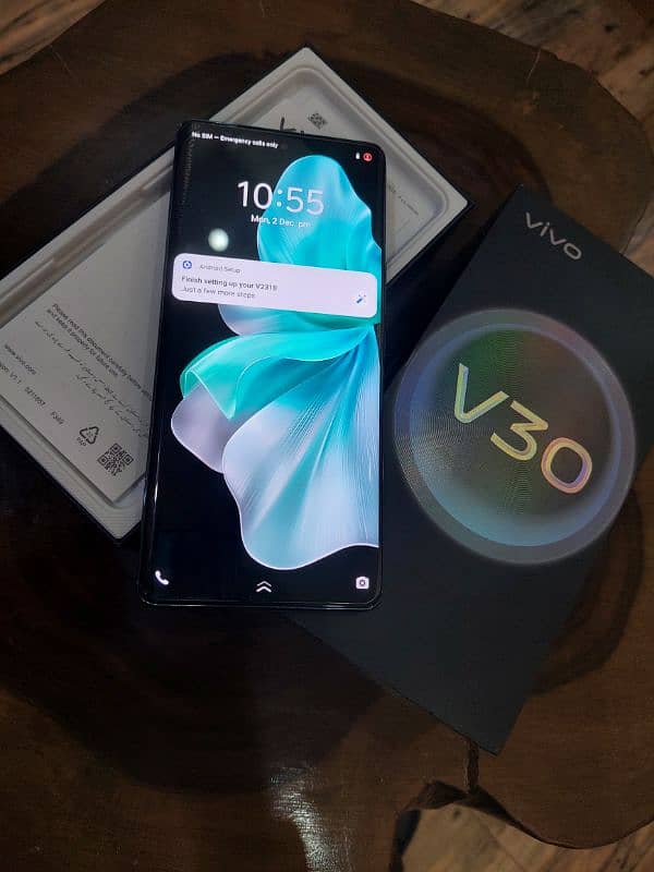 VIVO V30 JUST LIKE NEW. . . 10/10 JUST 2 MONTHS USED 3