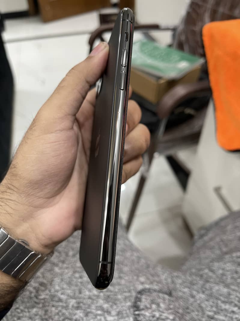 iPhone 11 Pro Max PTA Approved 64gb 2