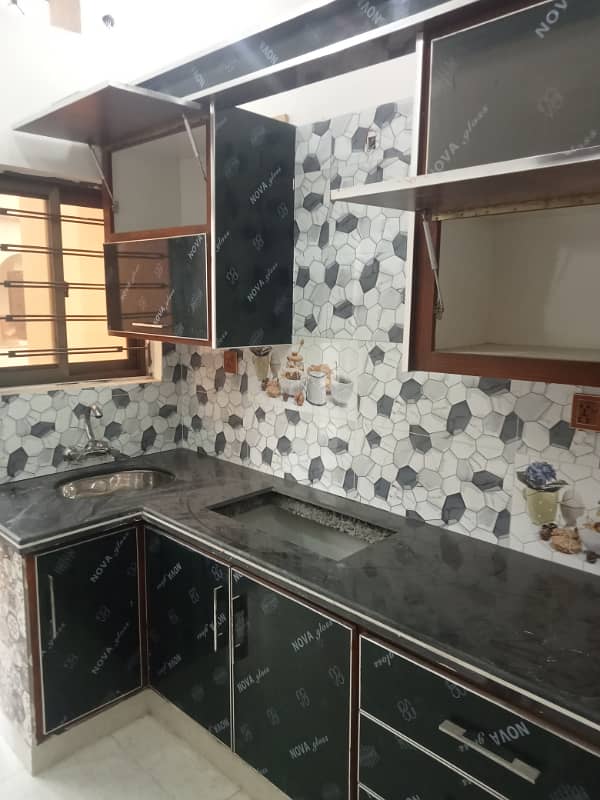 Shaird 1 room with attach bathroom tv lounge kitchen for rent 3