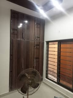 Shaird 1 Room With Attach Bathroom Tv Lounge Kitchen For Rent