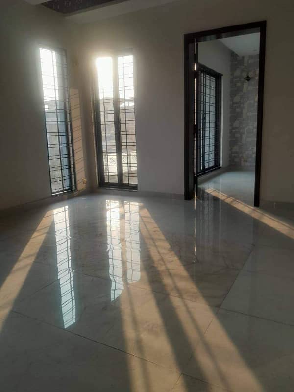 1 knal lower portion available for rent Nasheman colony Multan 0