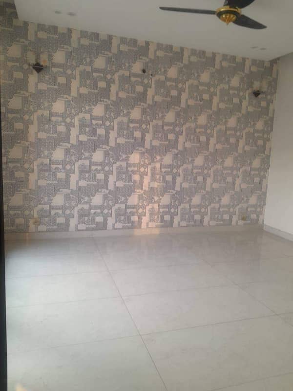 1 knal lower portion available for rent Nasheman colony Multan 3