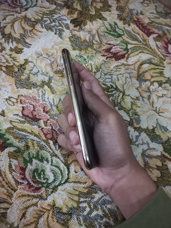 iPhone XS 64GB non PTA 2