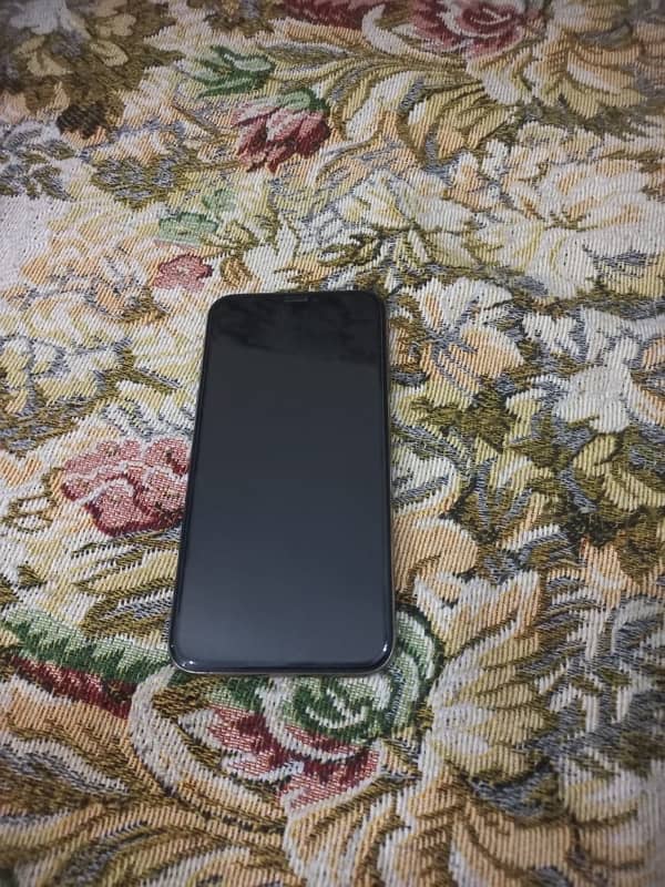 iPhone XS 64GB non PTA 4