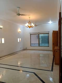 BEAUTIFUL UPPER PORTION FOR RENT