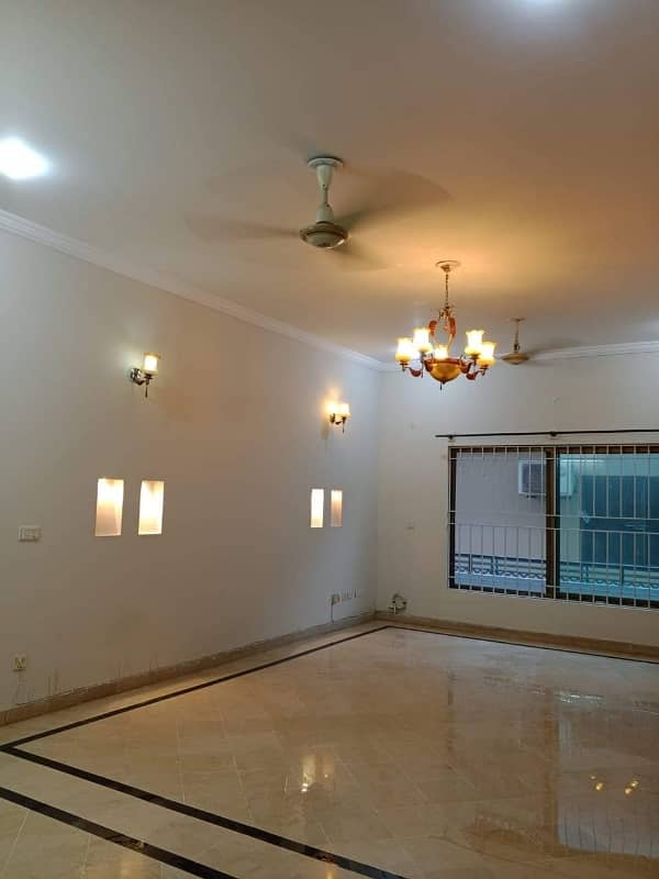 BEAUTIFUL UPPER PORTION FOR RENT 2