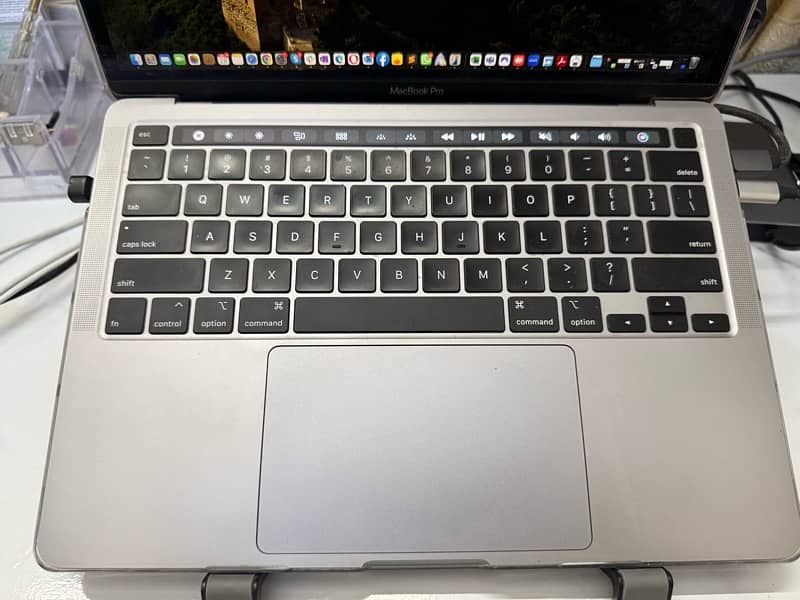 MacBook Pro 2020 - 13.3 inch | i7 & 16 GB Ram 3