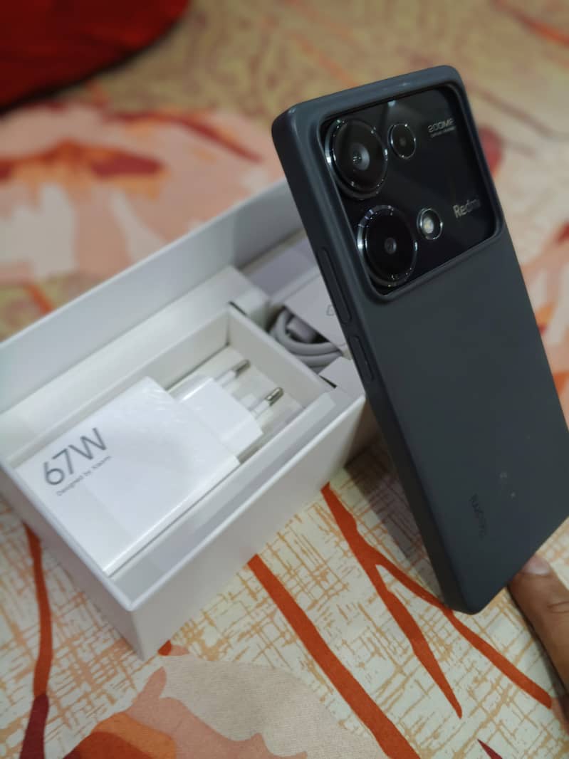 Redmi note 13 pro 8/256 box open 11 month worantyy contact 03161142266 1