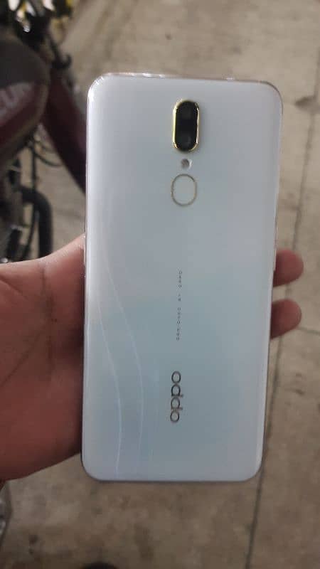 Oppo F11 8/256 with Box 0