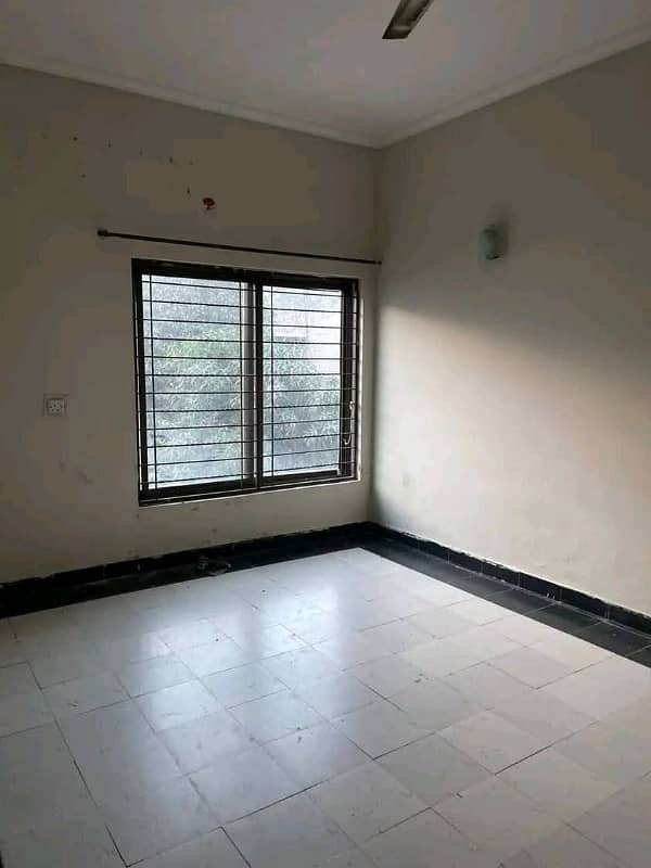 5 Marla lower portion available for rent Gulshan e mehar colony Multan 1