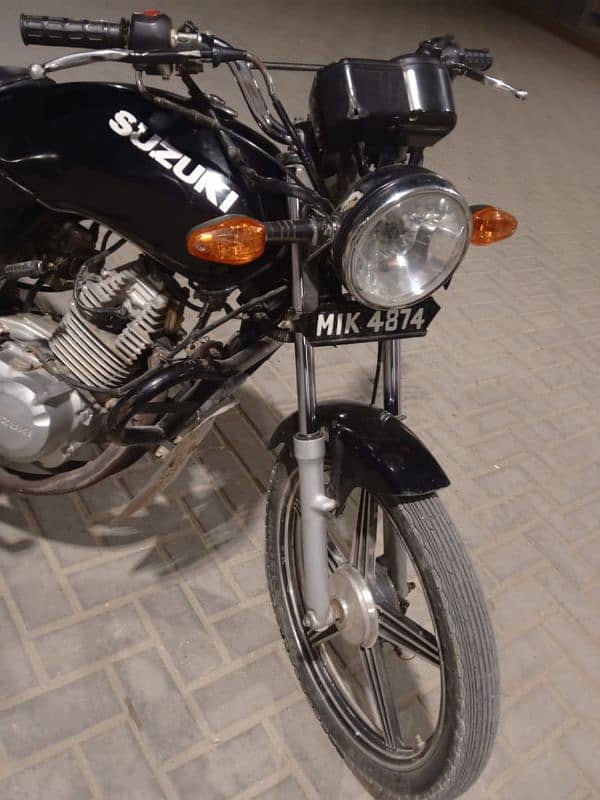 bike 10 by 9 acchi conditioner donon tyre new sirf Kapi hai baki ki 2