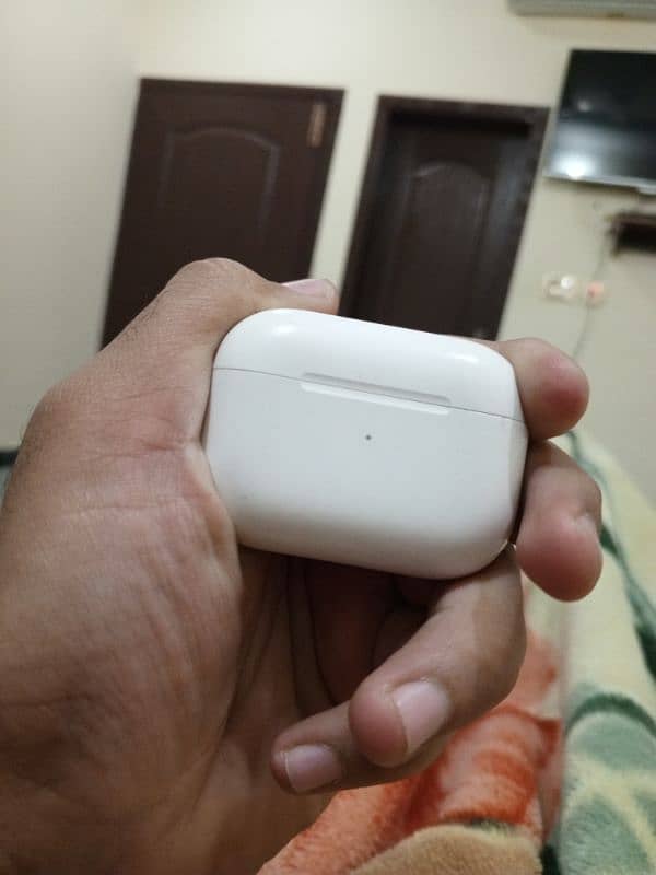 Apple AirPods Pro (2nd Gen) With magsafe 0