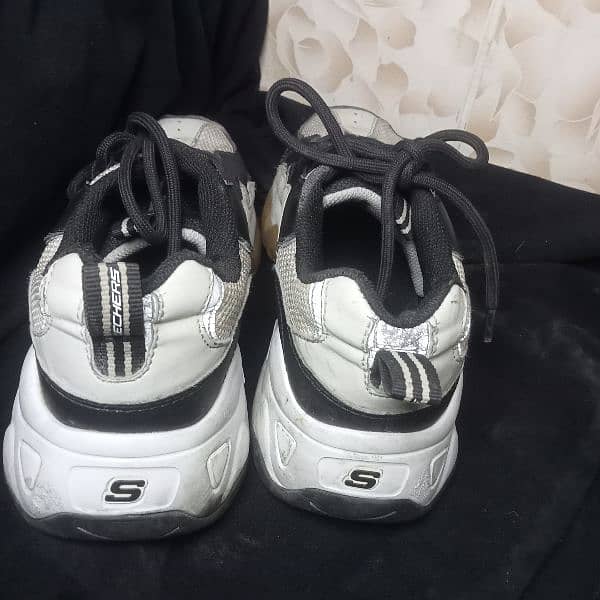 original SKECHERS 0