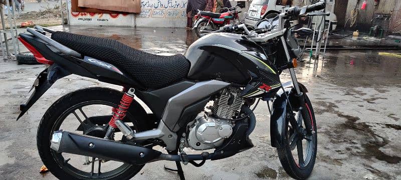 Suzuki GSX 125 (Company Maintained) 7