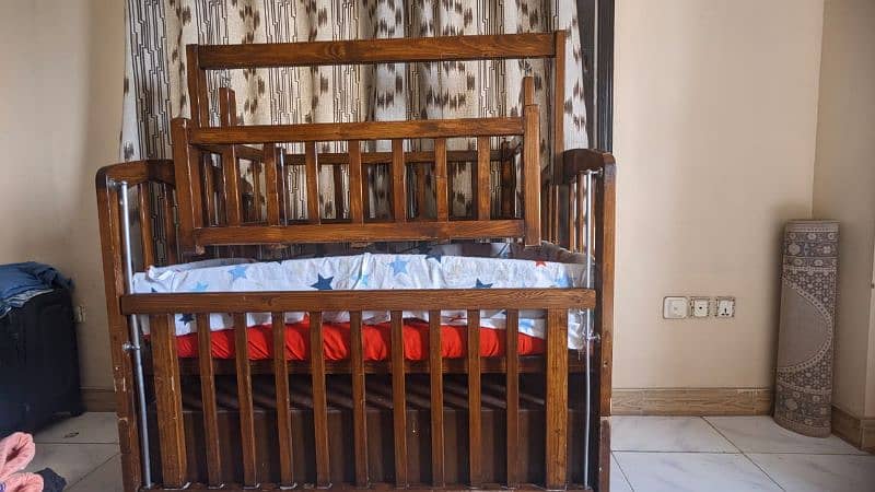 Baby Cot with swing 0