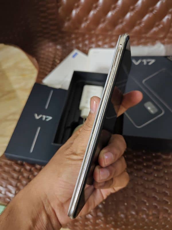 Vivo V17 (8gb 256gb) Complete Box 2