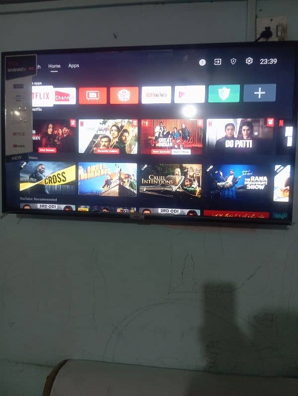 TCL LED 1