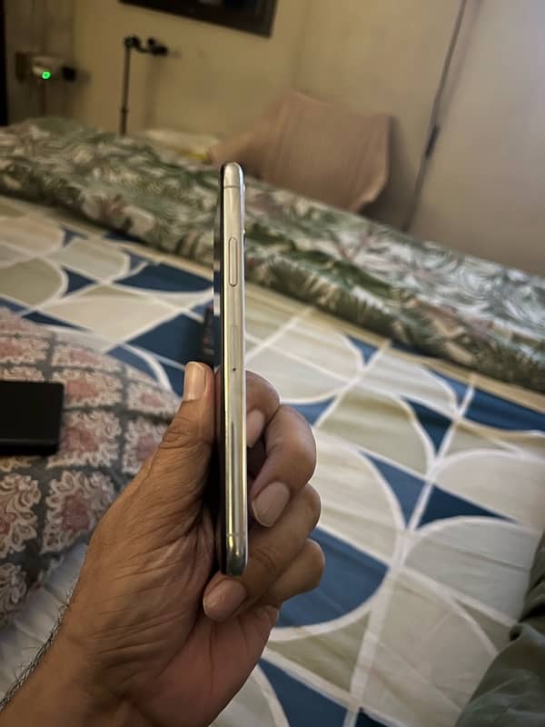 IPHONE X 64GB MEMOREY PTA APPROVED 4