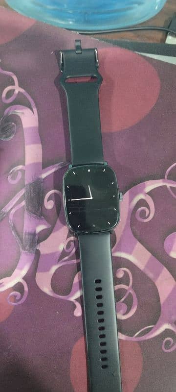 Haylou RS5 for sale complete Saman 2 straps. 2