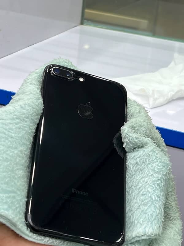 iphone 7plus 128GB PTA approved genuine phone 2